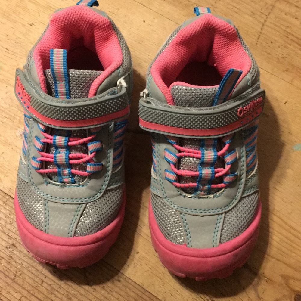 Oshkosh sz 10 toddler shoes